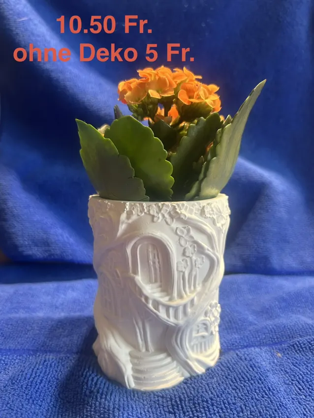 Dekoriertes Pflanzgefäss